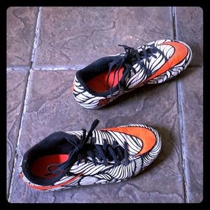 Athletic soccer shoes